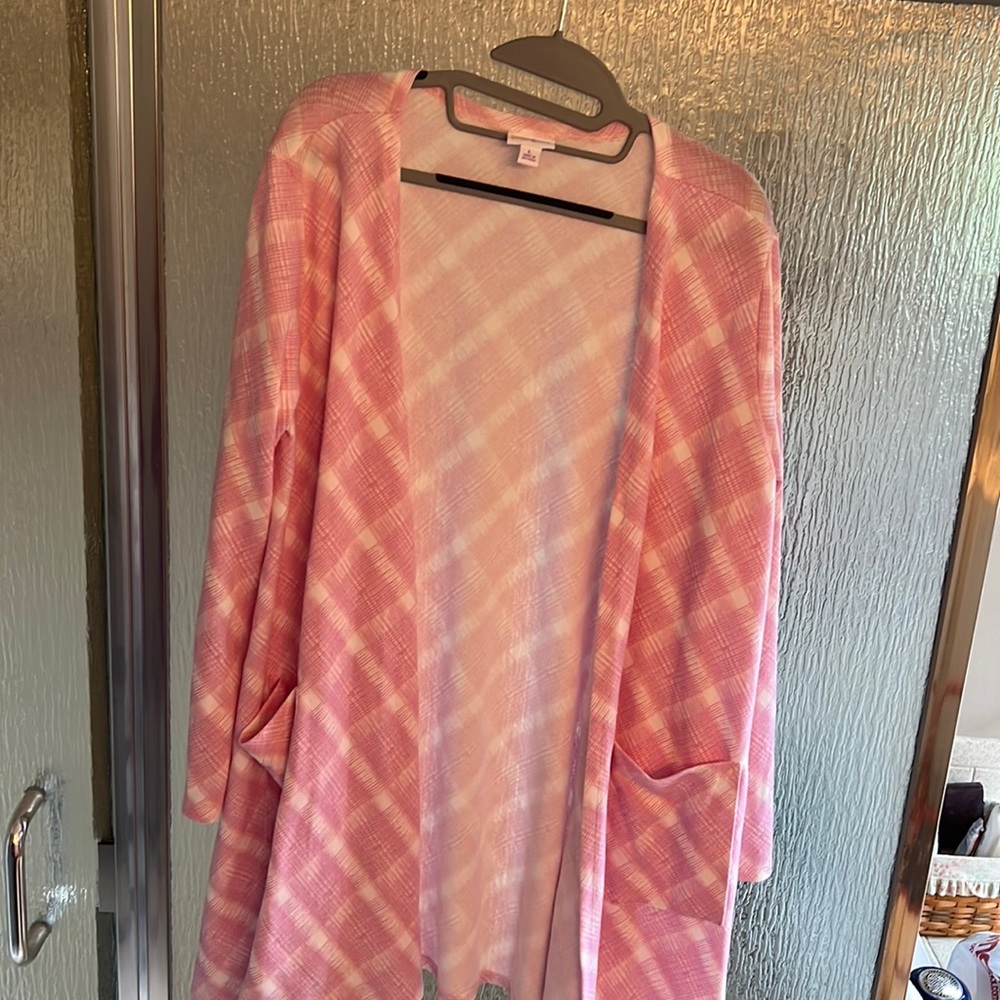 BRAND NEW LuLaRoe Pink and White Caroline Cardigan with Pockets